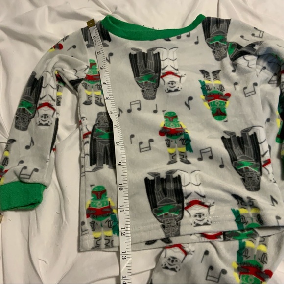 Pick any 5 for $15 Kids' Green and Gray Star Wars Pajama Set - Picture 7 of 8